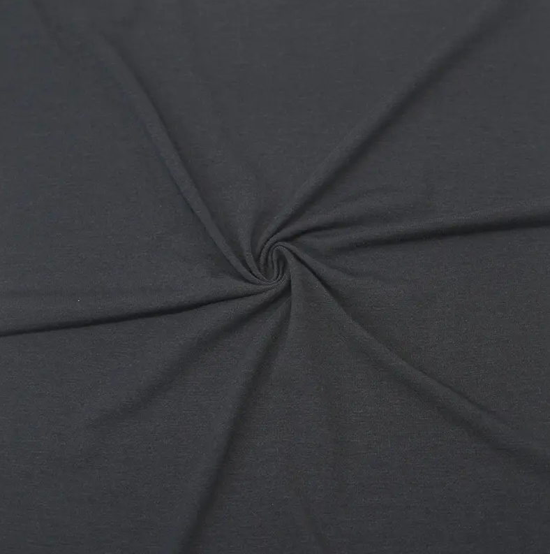 Čo je lepšie, fleece alebo termolátka?